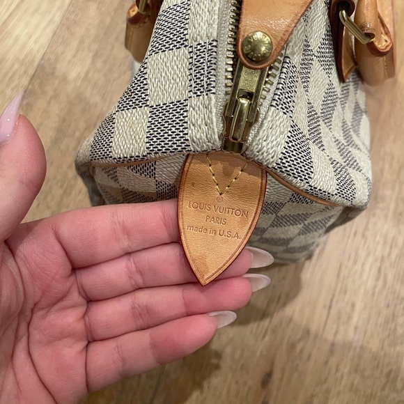 AUTHENTIC LOUIS VUITTON SPEEDY 25 BAG. - Picture 4 of 11